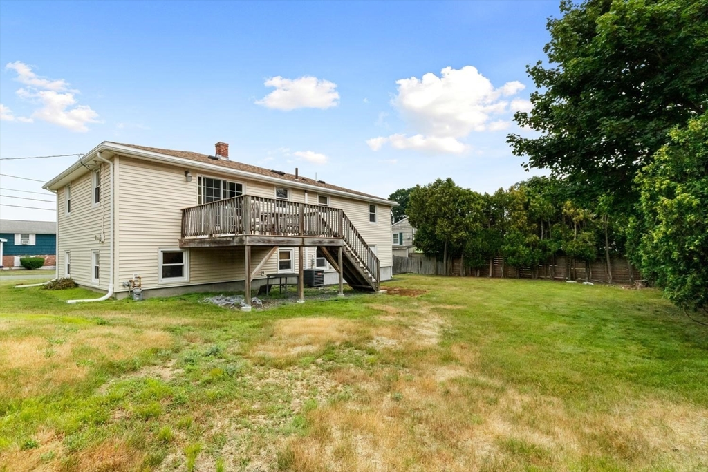 4 Eileen Rd