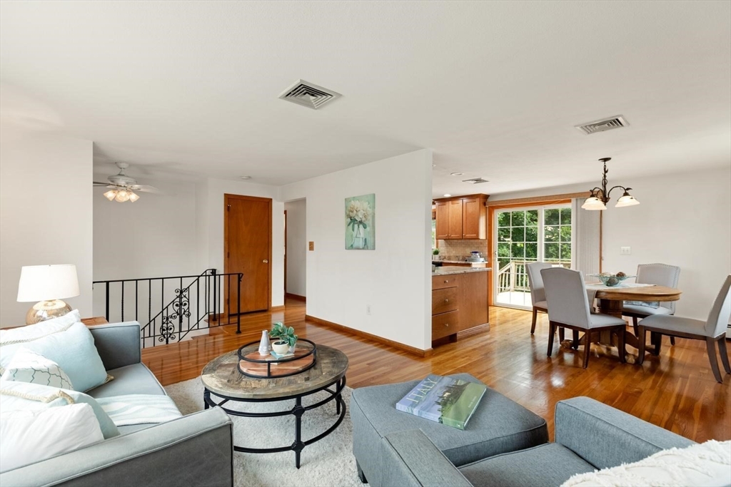 4 Eileen Rd