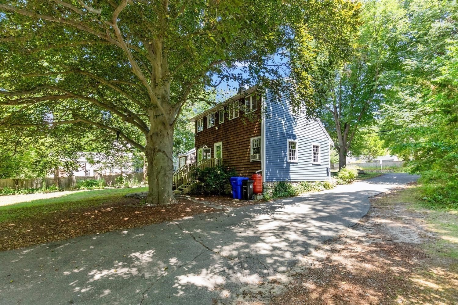 106 High St