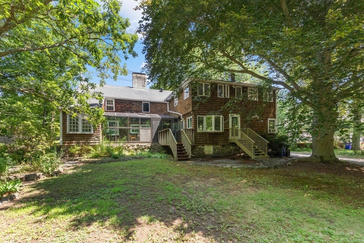 106 High St