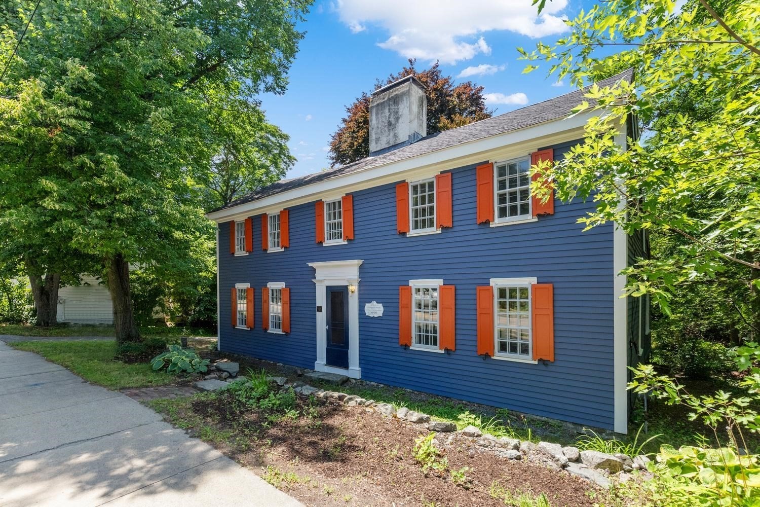 106 High St