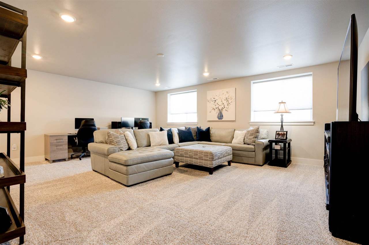 1122 Leann Cir