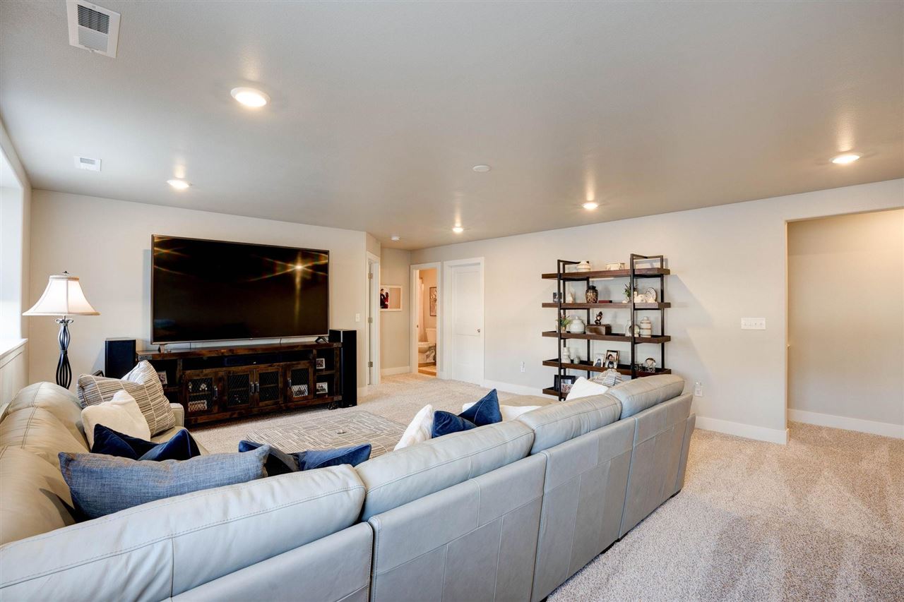 1122 Leann Cir