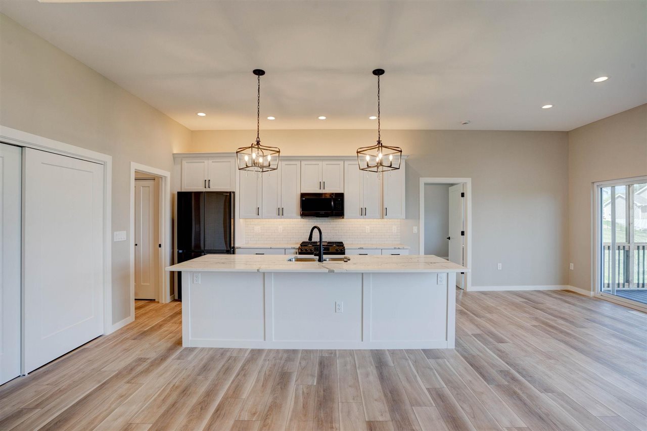 608 Rolling Hills Dr