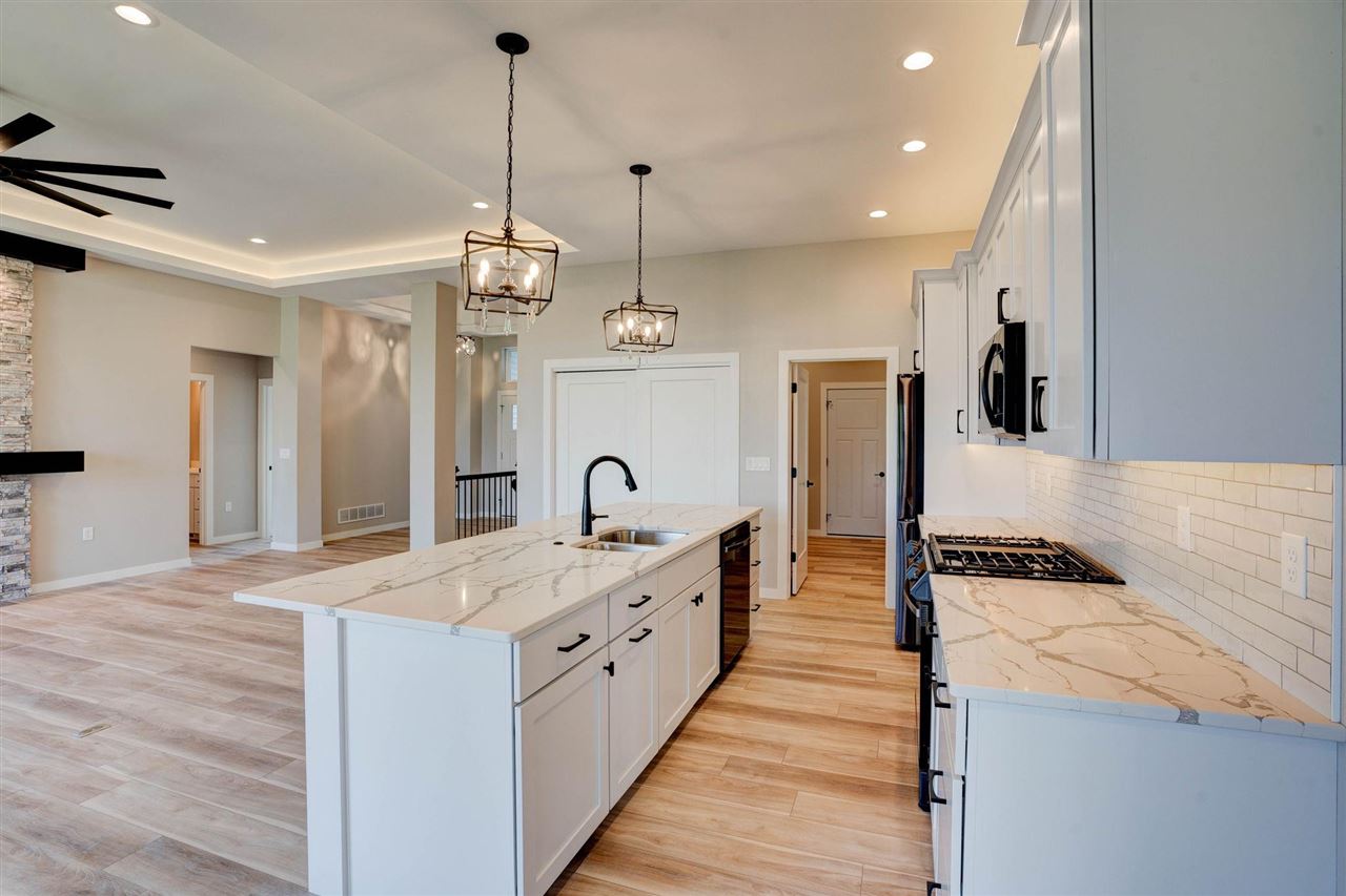 608 Rolling Hills Dr