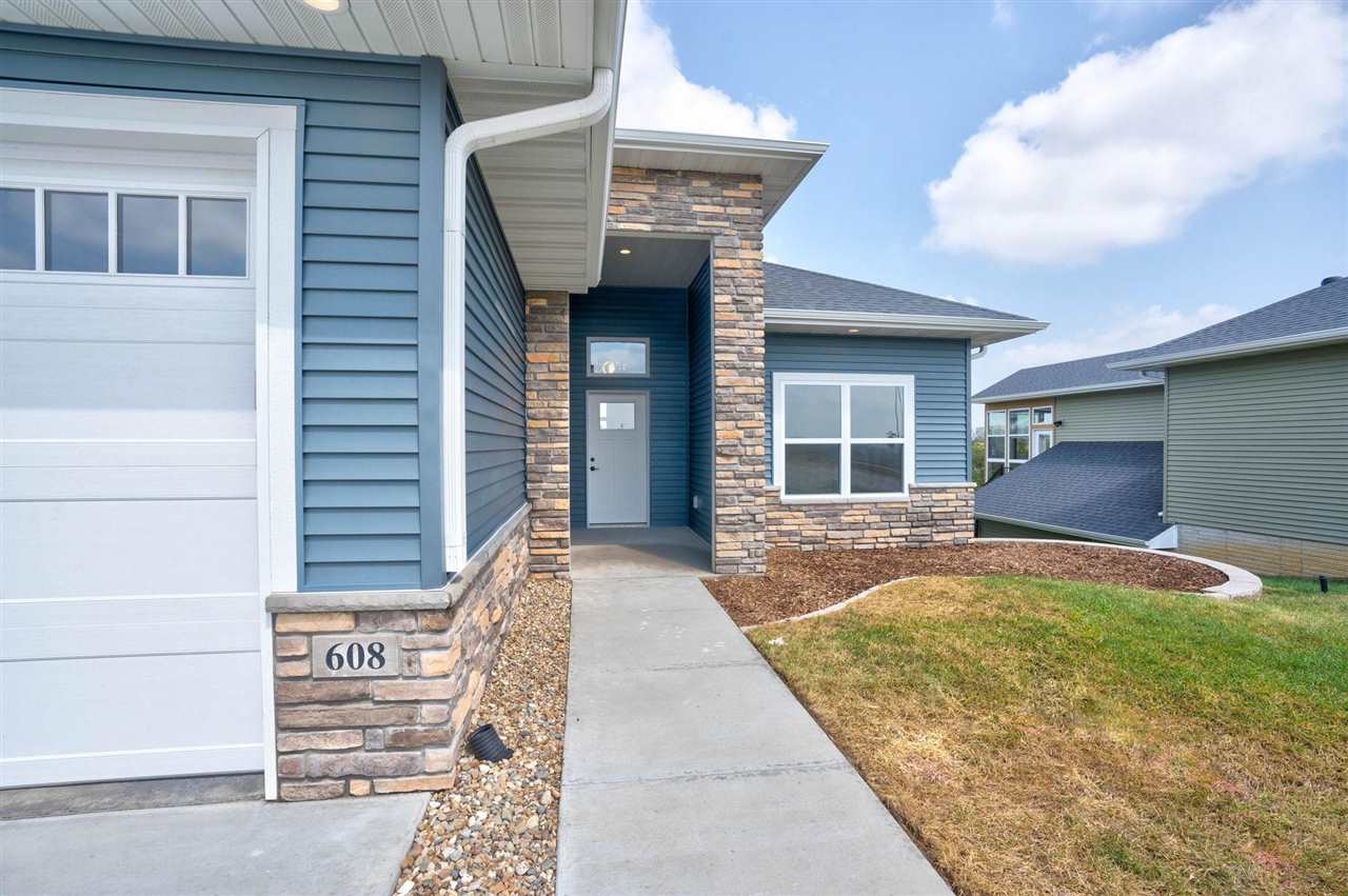 608 Rolling Hills Dr