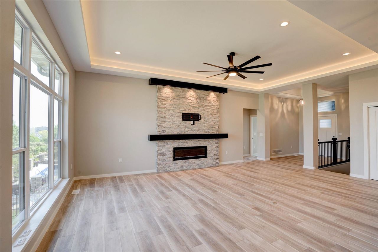 608 Rolling Hills Dr