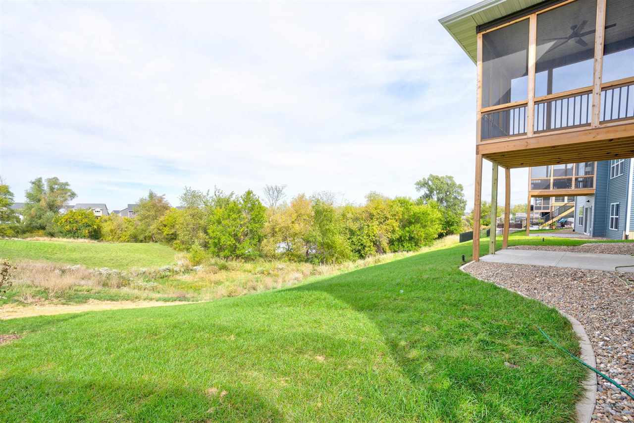 606 Rolling Hills Dr