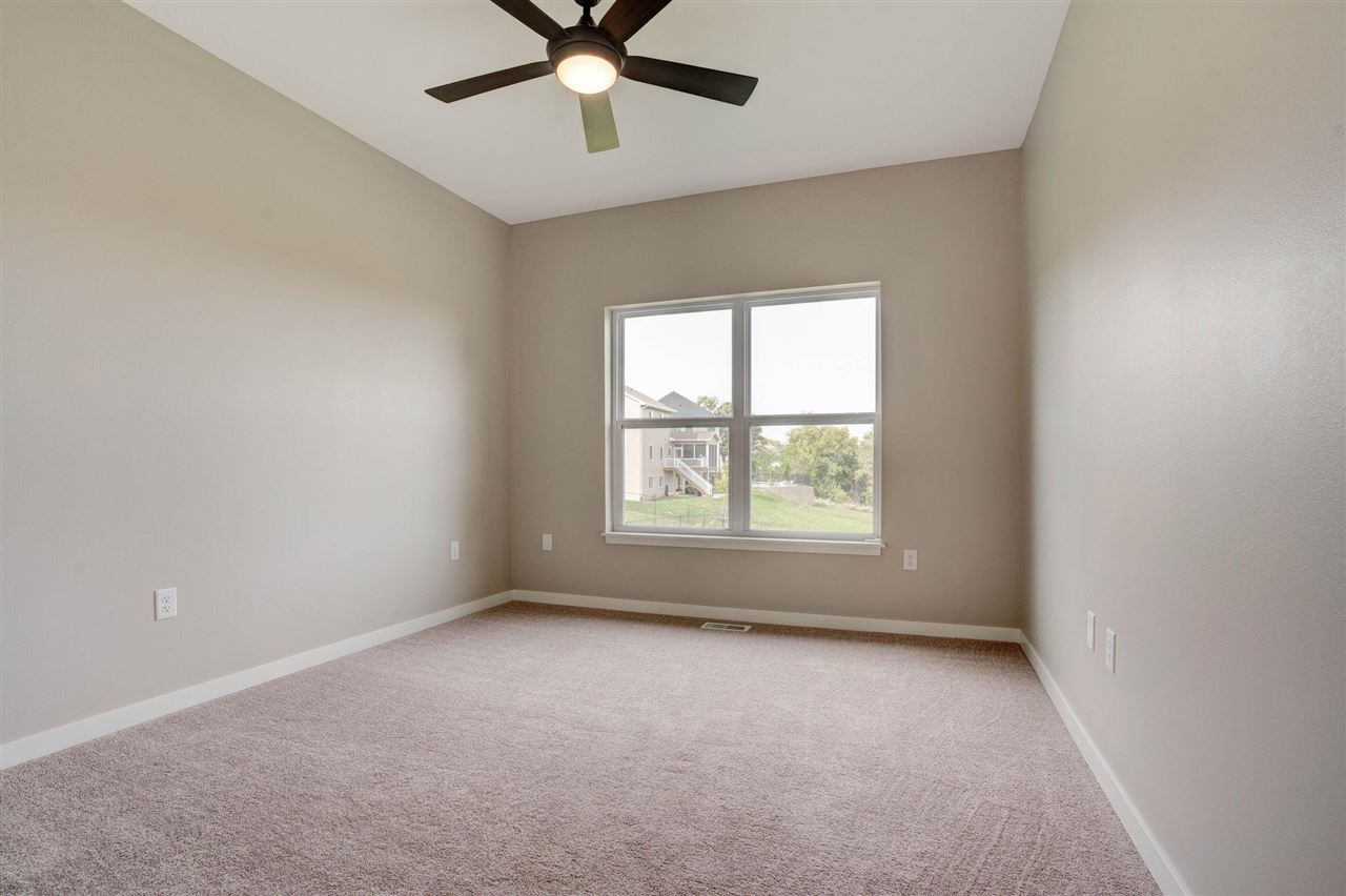 606 Rolling Hills Dr