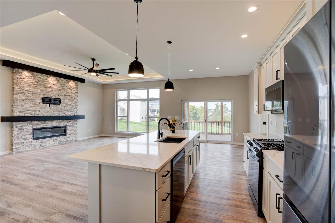 606 Rolling Hills Dr