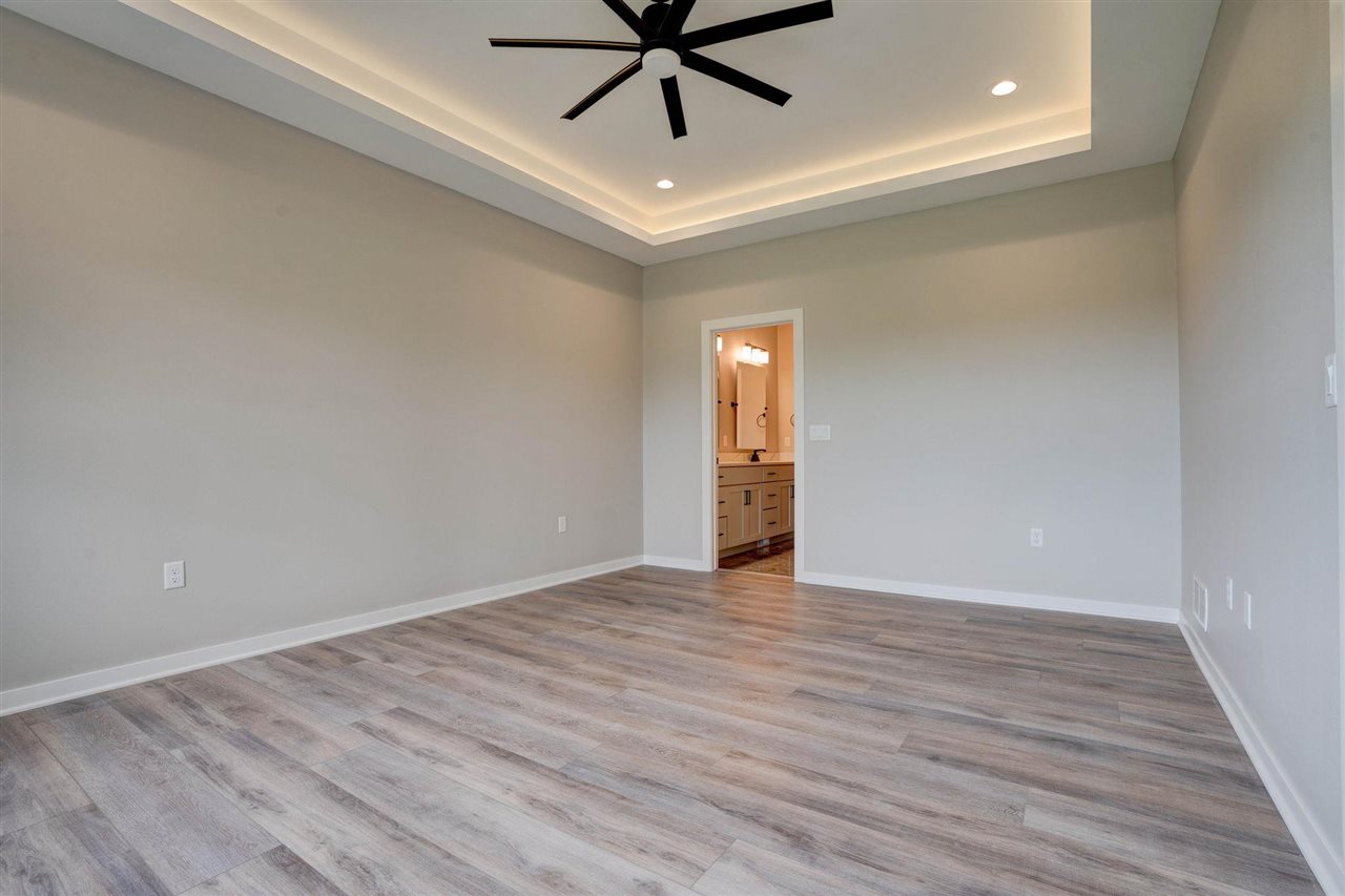 606 Rolling Hills Dr