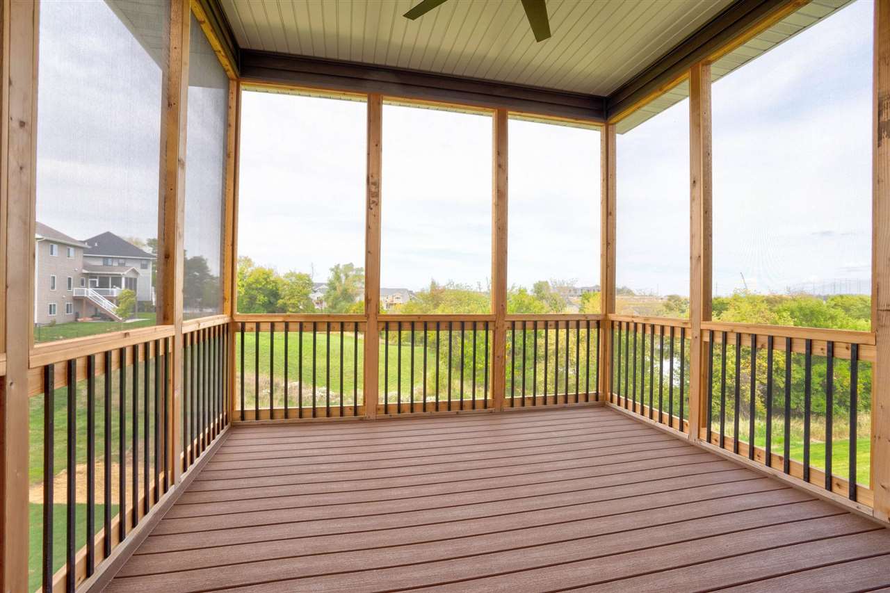 606 Rolling Hills Dr