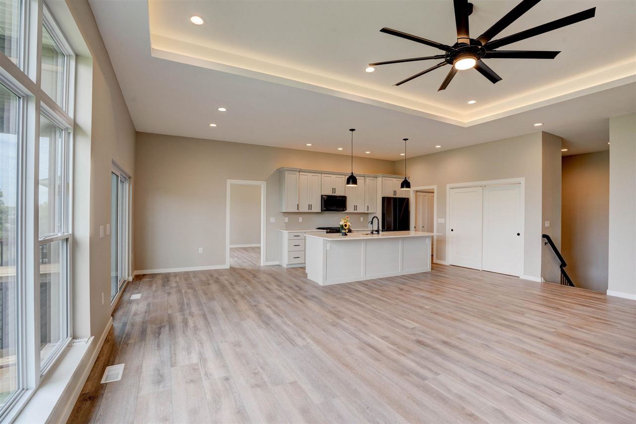 606 Rolling Hills Dr