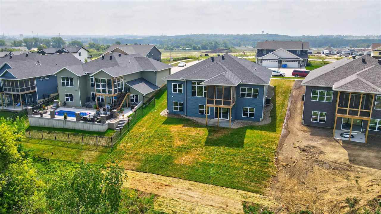606 Rolling Hills Dr
