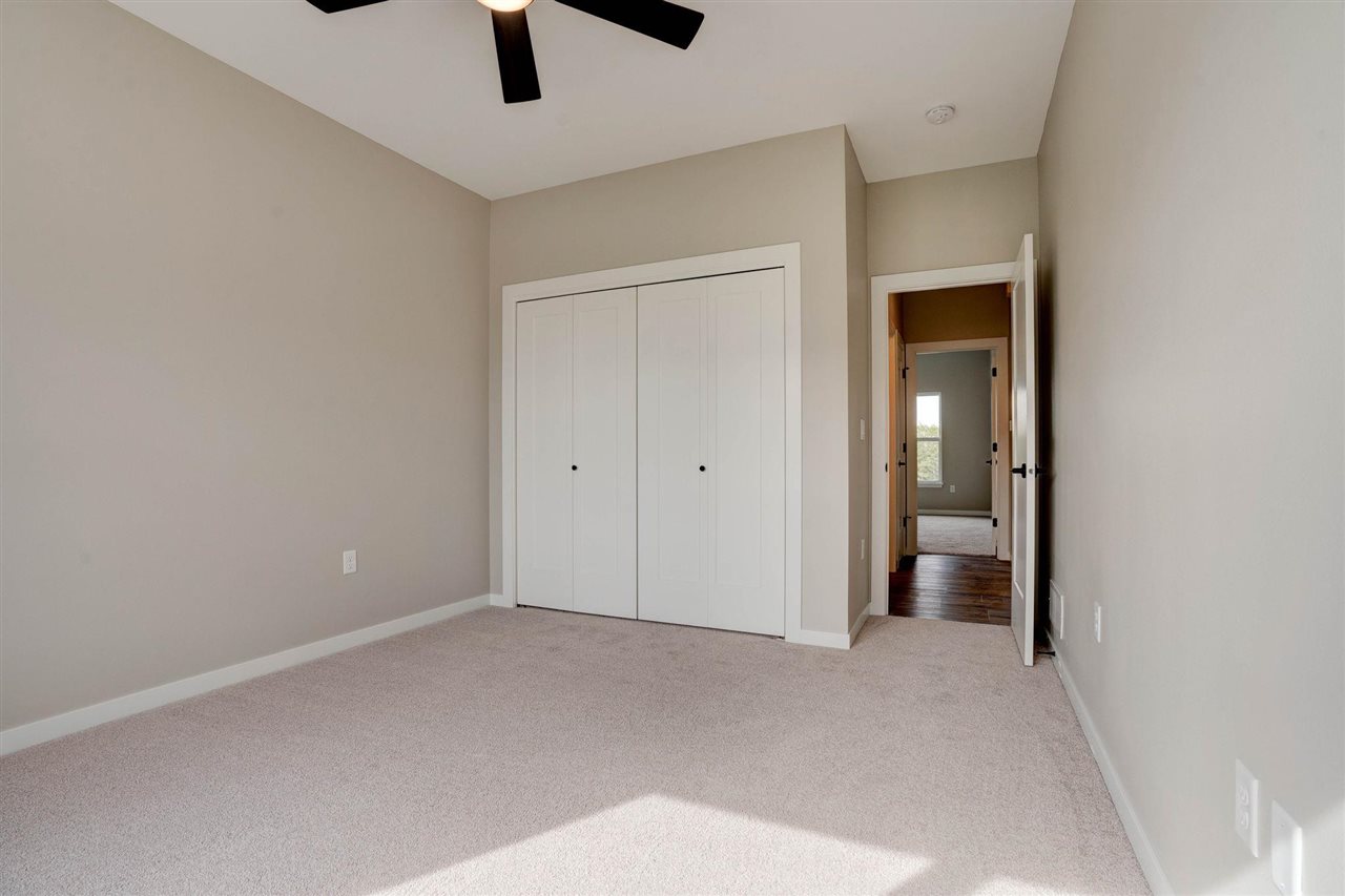 606 Rolling Hills Dr