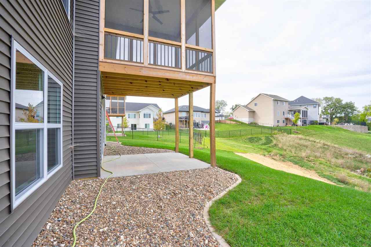 606 Rolling Hills Dr