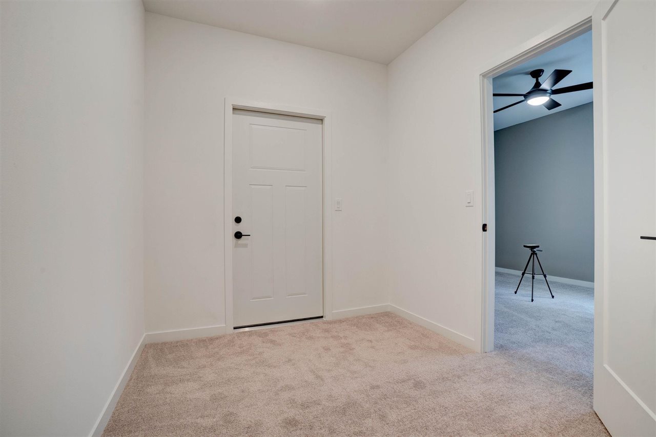 606 Rolling Hills Dr