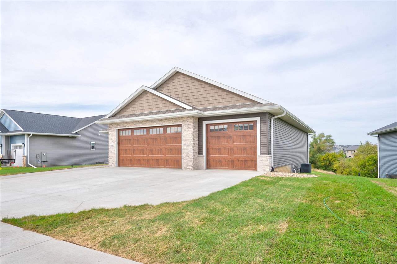 606 Rolling Hills Dr