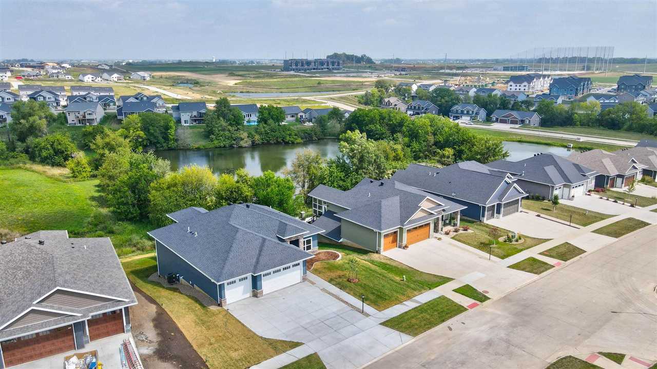 606 Rolling Hills Dr