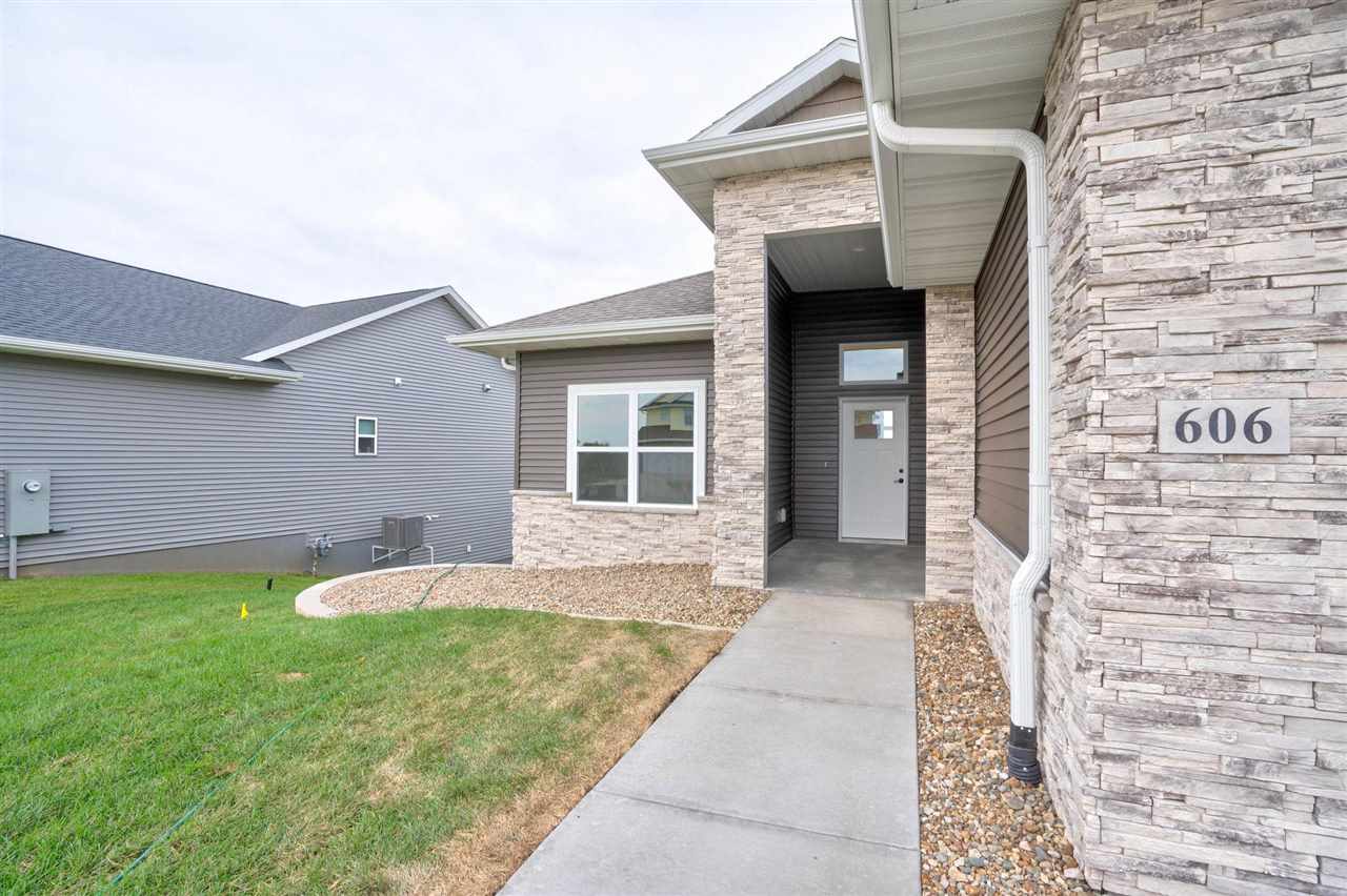 606 Rolling Hills Dr