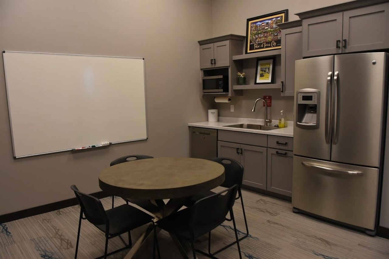 1900 James St Unit: 1