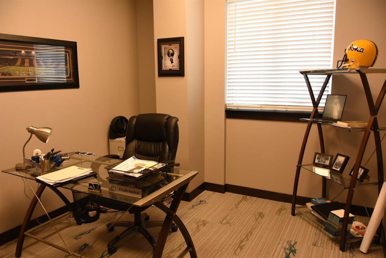 1900 James St Unit: 1
