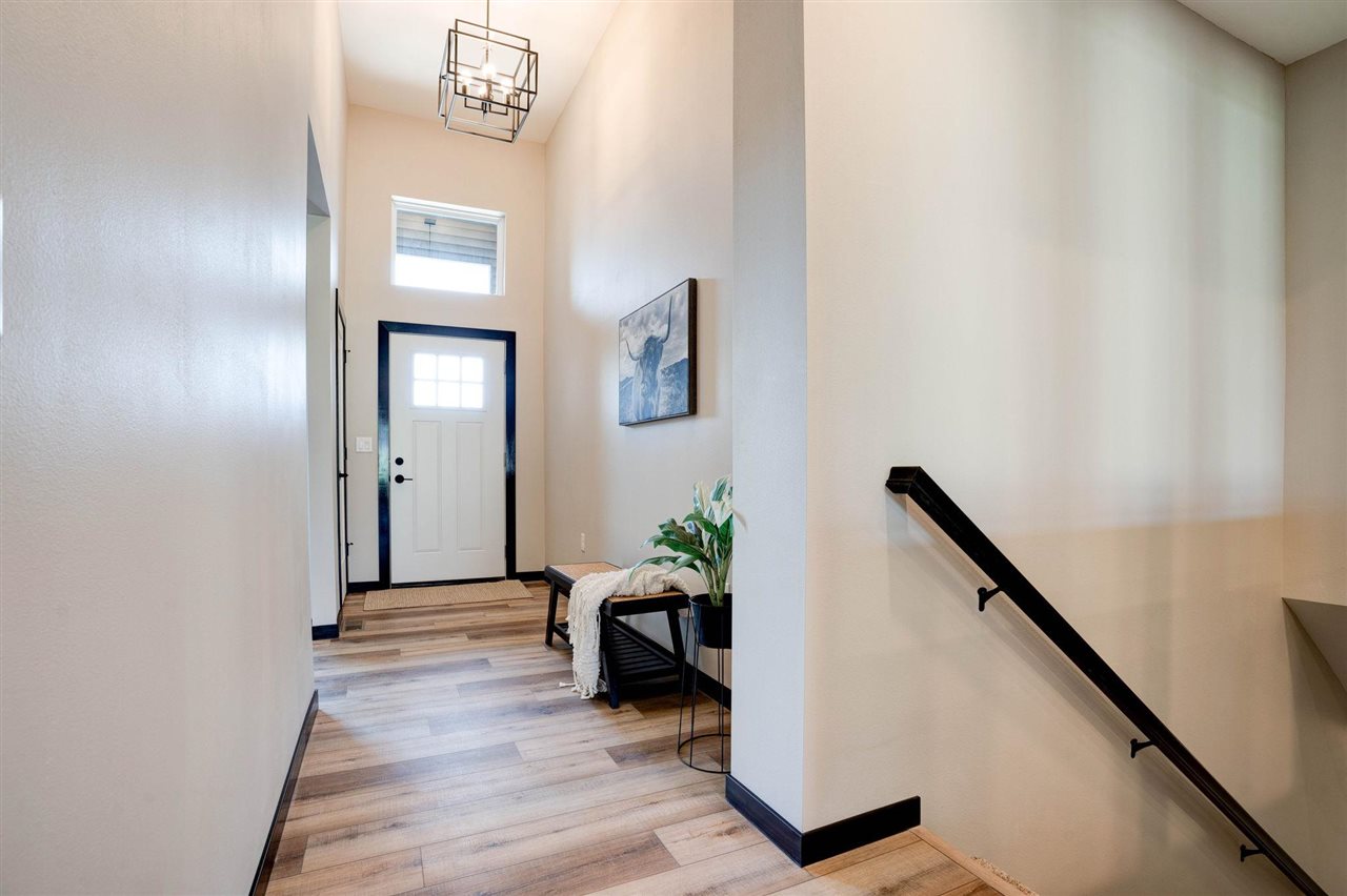 329 Elm St