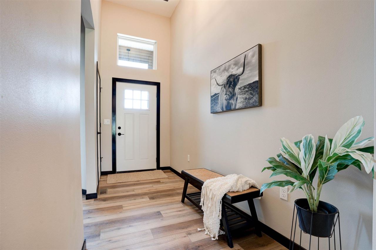329 Elm St