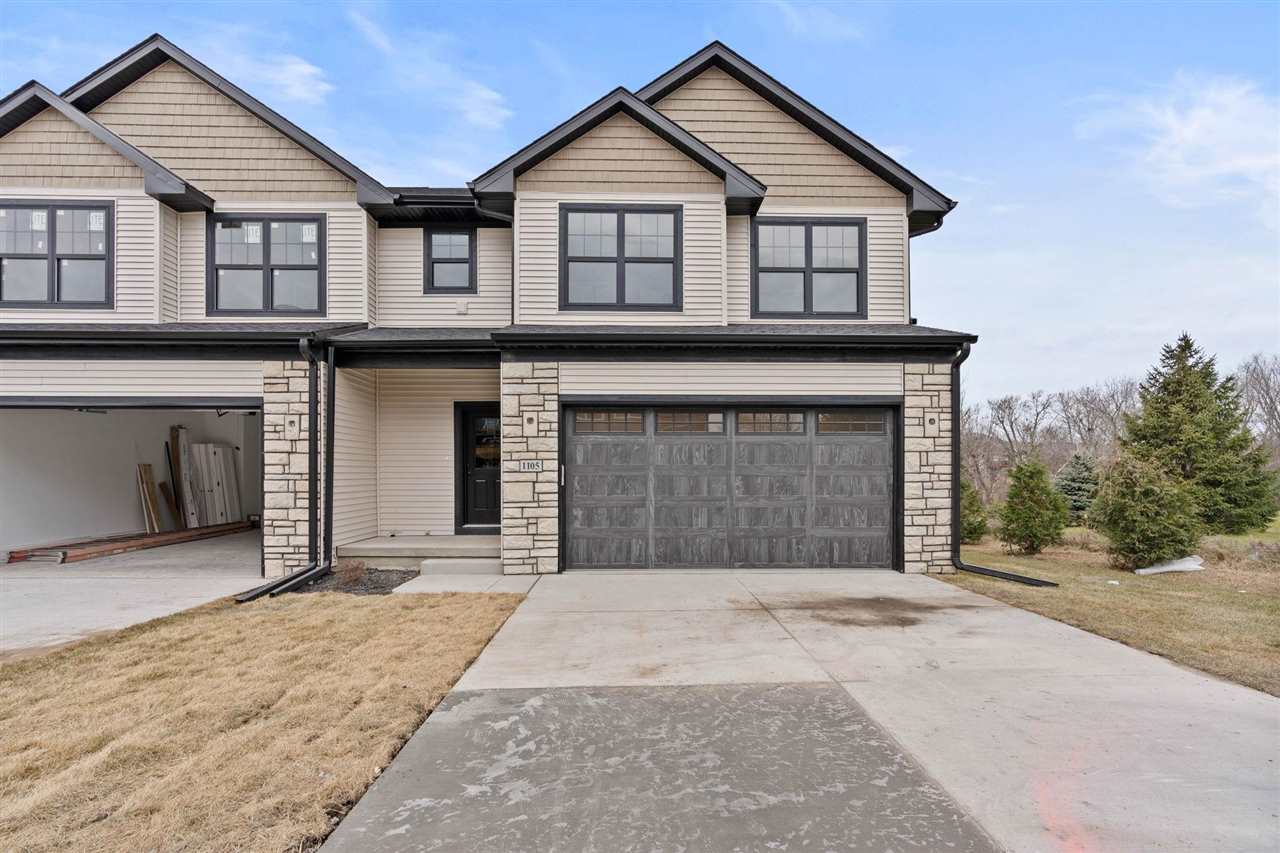 1105 Ivy Ln