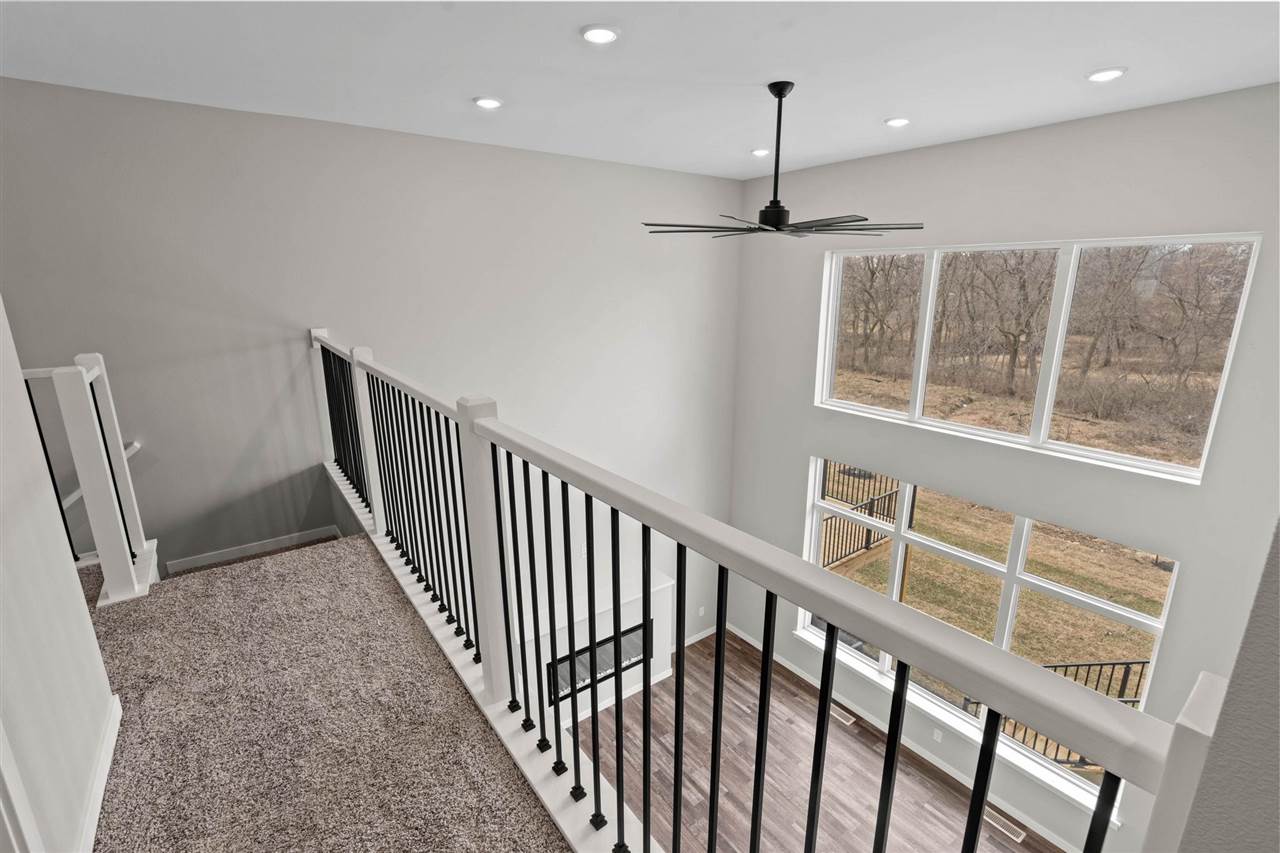 1105 Ivy Ln