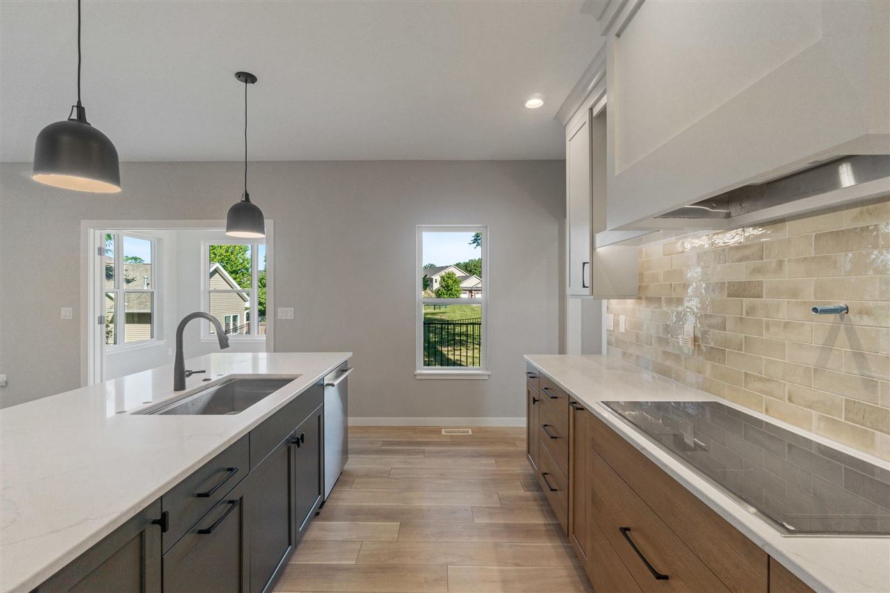 2956 Pine Hill Trce