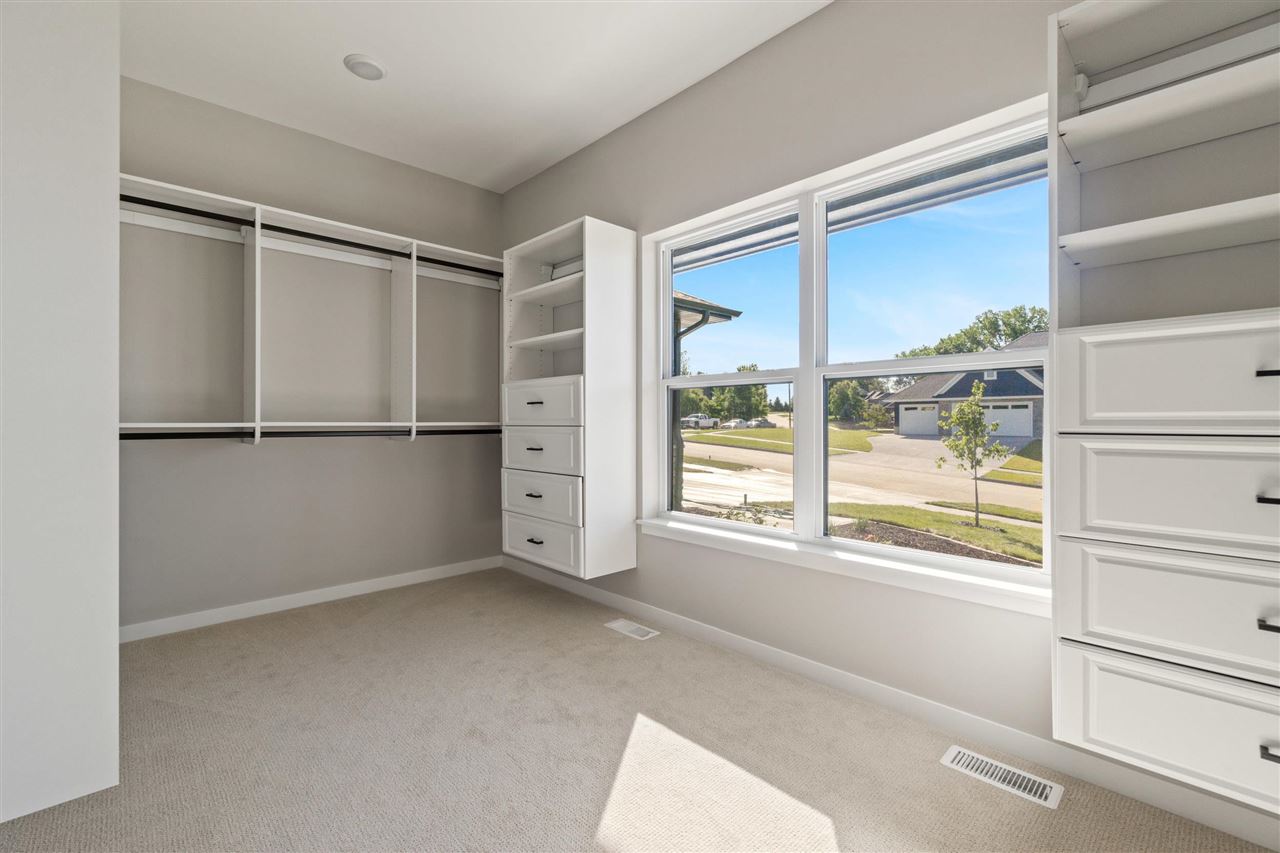 2956 Pine Hill Trce