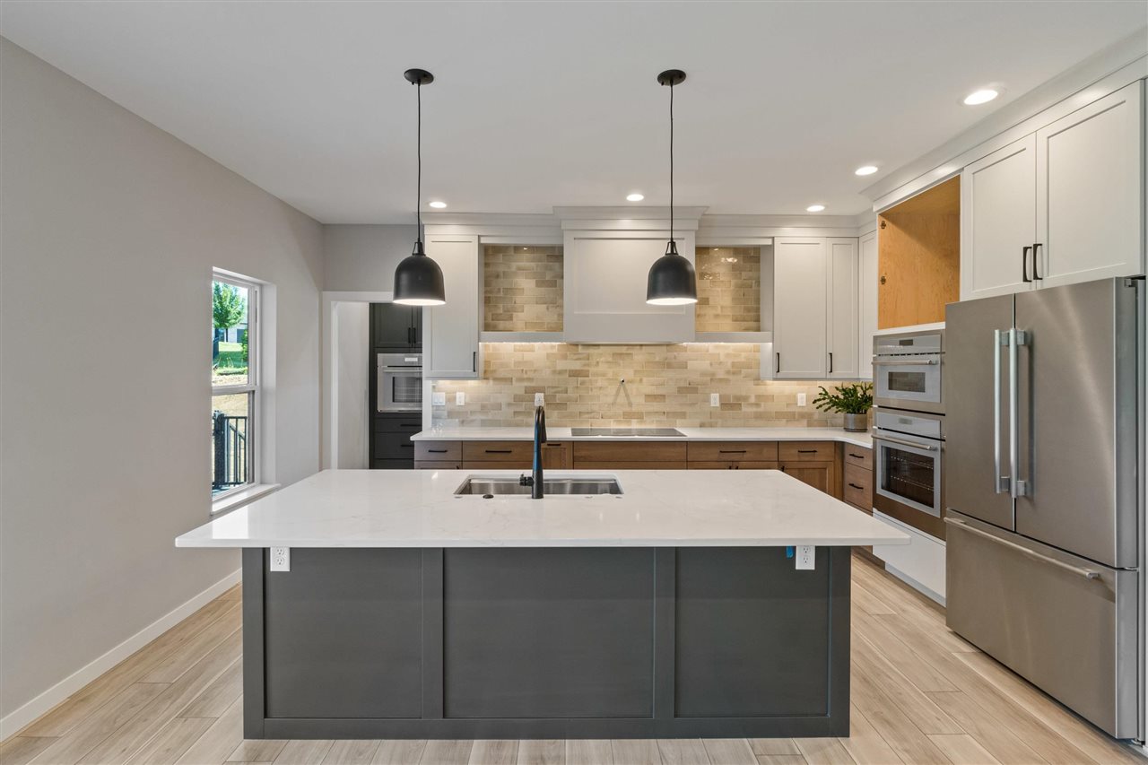 2956 Pine Hill Trce