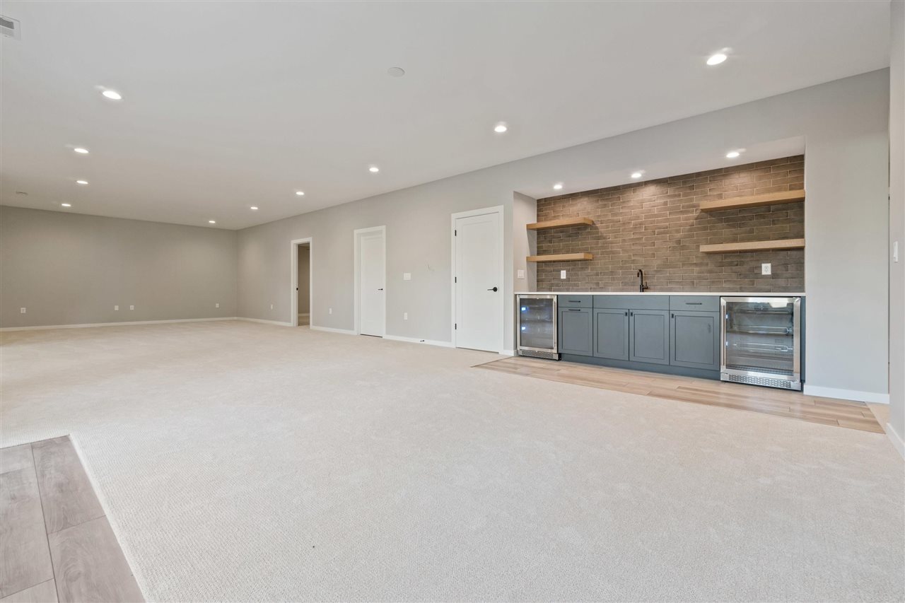2956 Pine Hill Trce