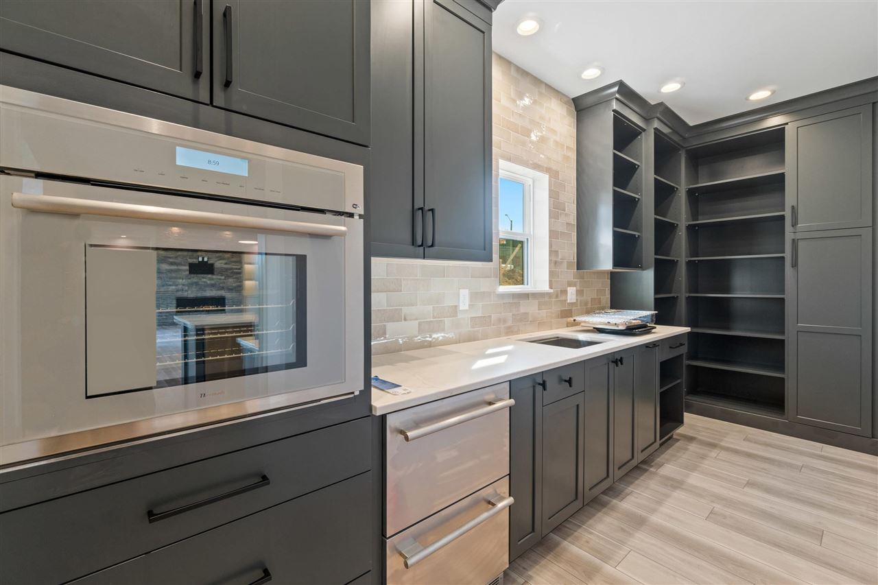 2956 Pine Hill Trce