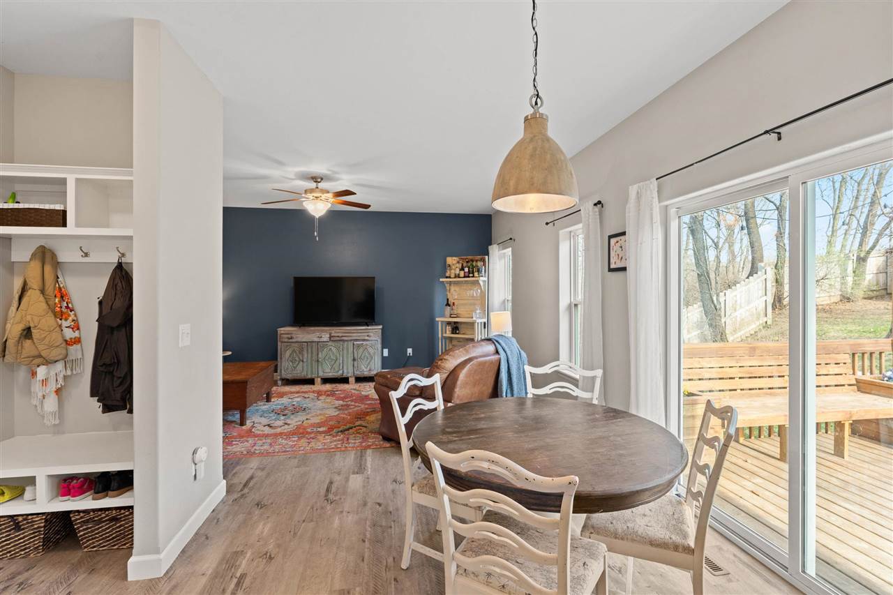 1149 Manitou Trl