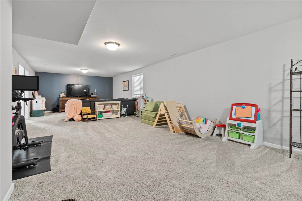 1149 Manitou Trl