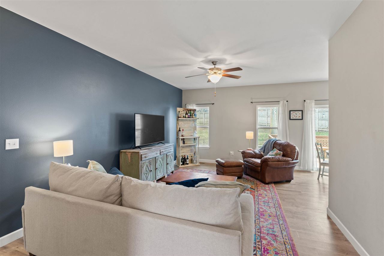 1149 Manitou Trl