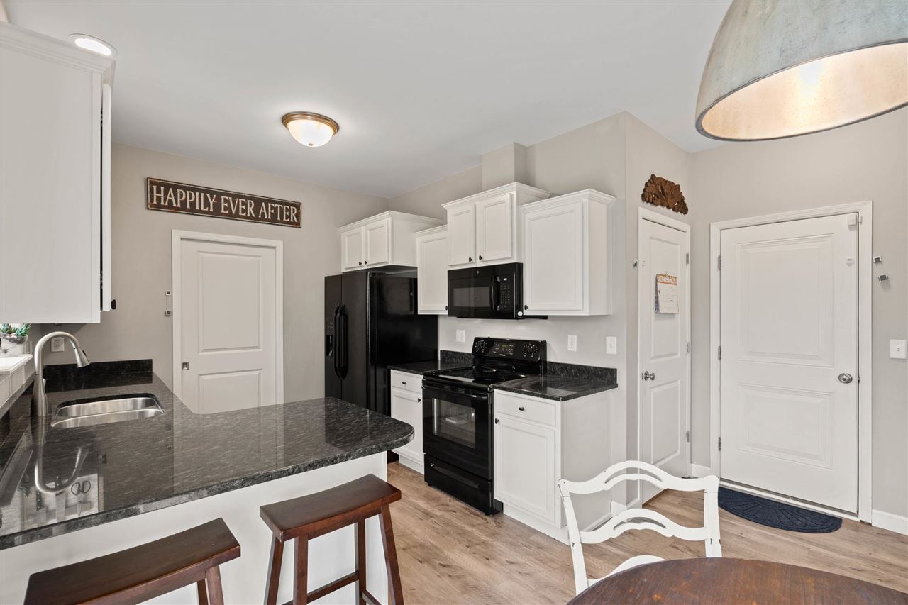1149 Manitou Trl