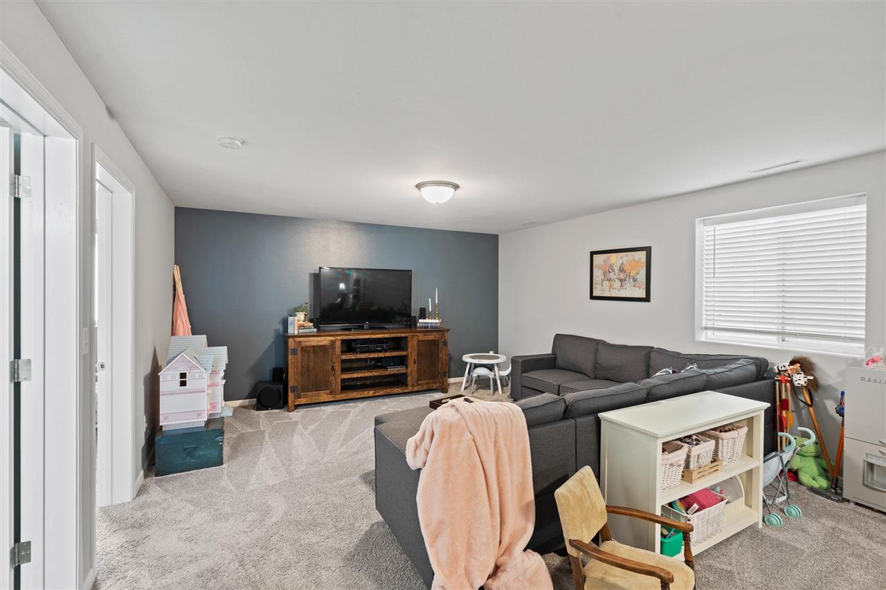 1149 Manitou Trl