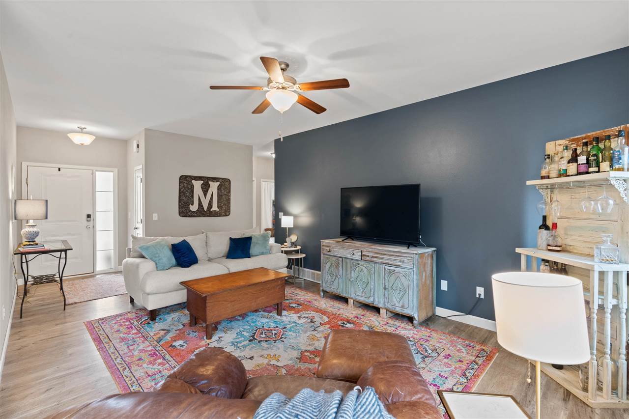 1149 Manitou Trl