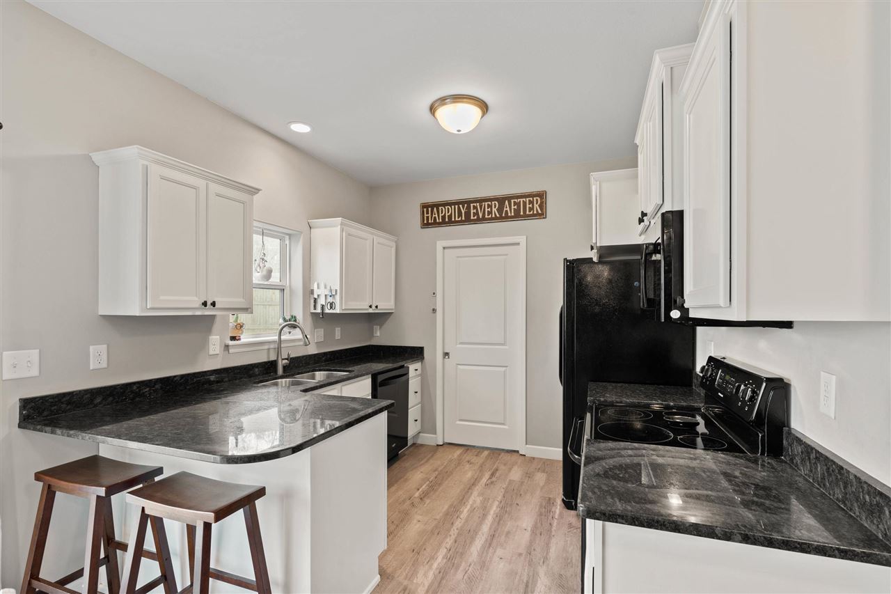 1149 Manitou Trl