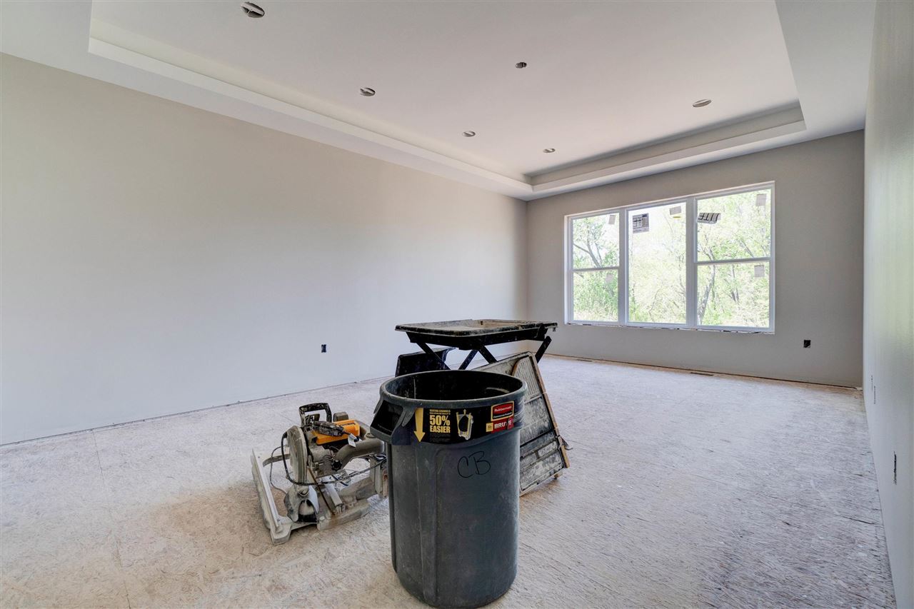 2908 Pine Hill Trce