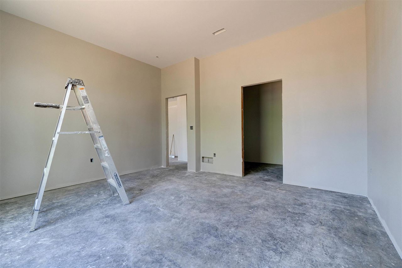 2908 Pine Hill Trce