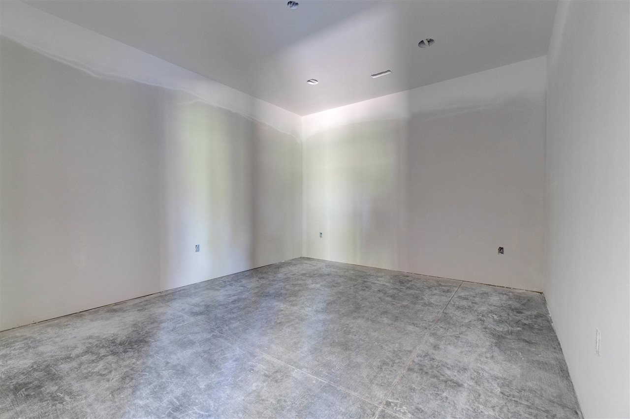 2908 Pine Hill Trce