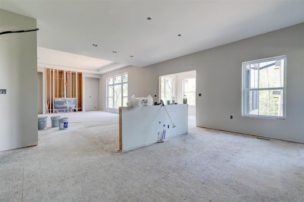 2908 Pine Hill Trce