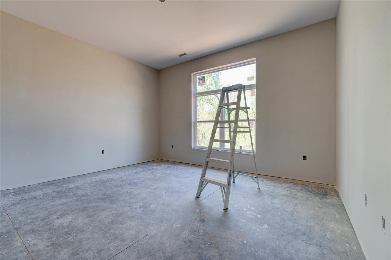 2908 Pine Hill Trce
