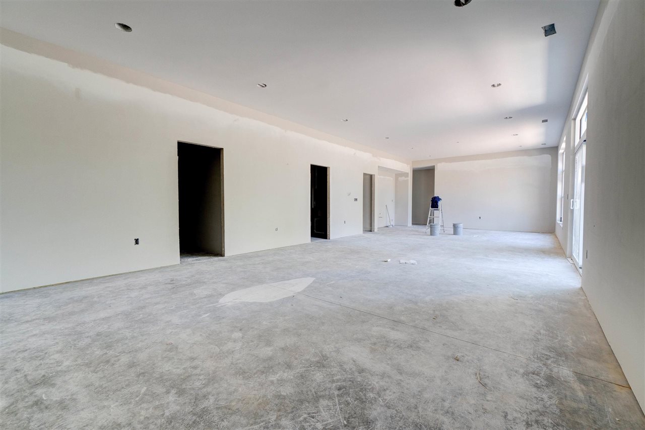 2908 Pine Hill Trce
