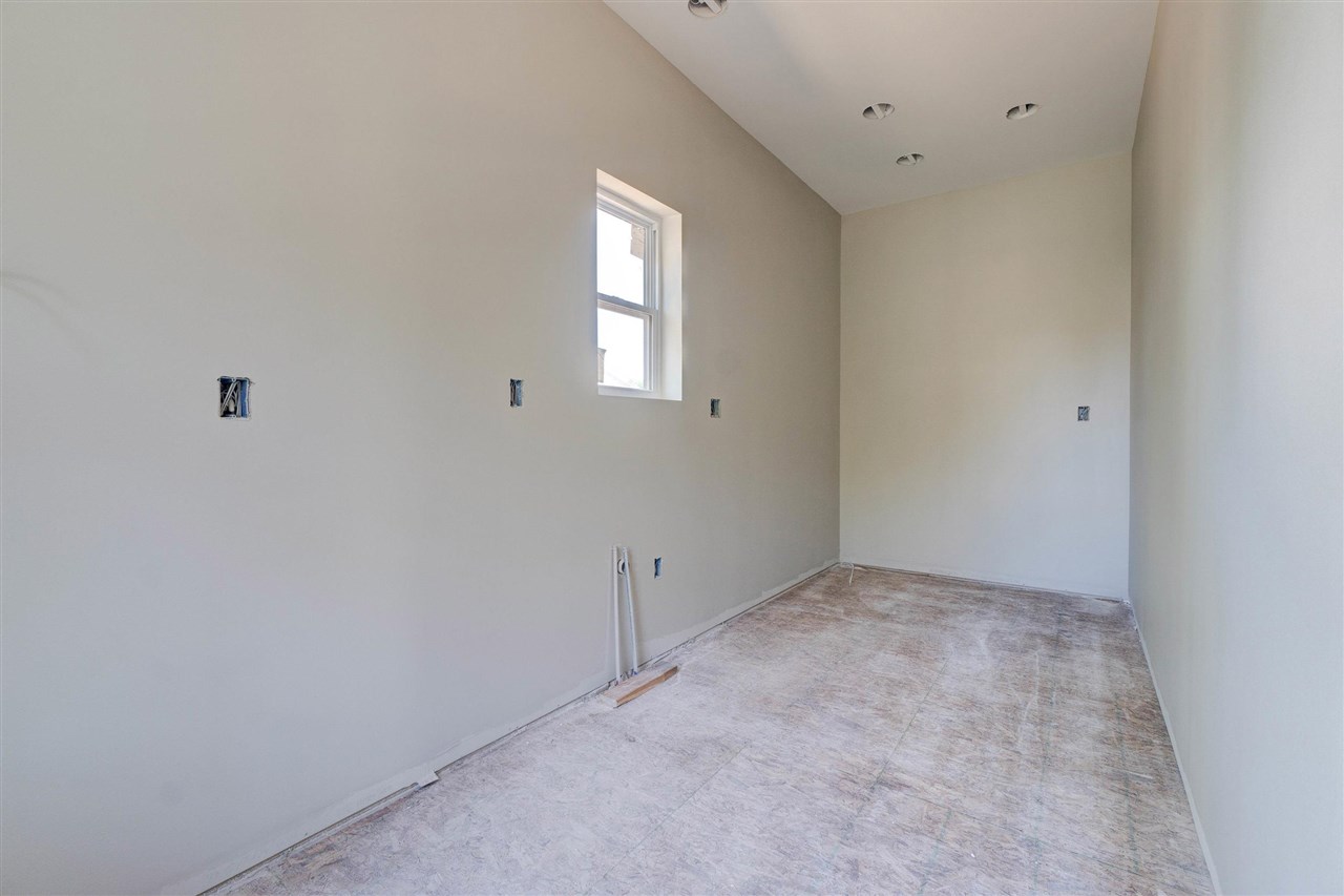 2908 Pine Hill Trce