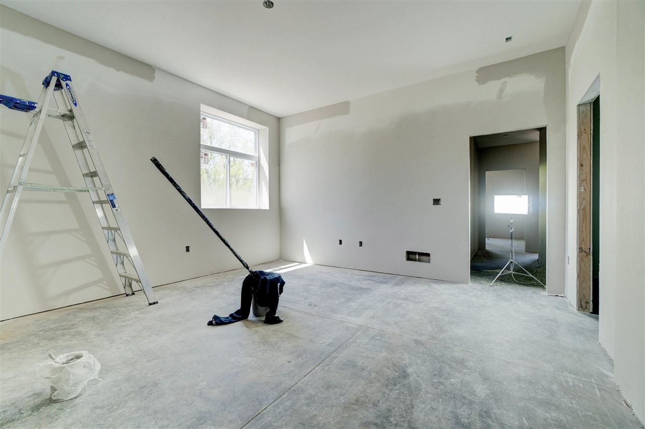 2908 Pine Hill Trce